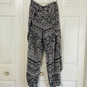 Loose pants brand Angie